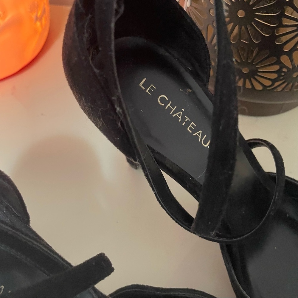 Le Chateau Classic Black Heels suede size 37 - Picture 2 of 6